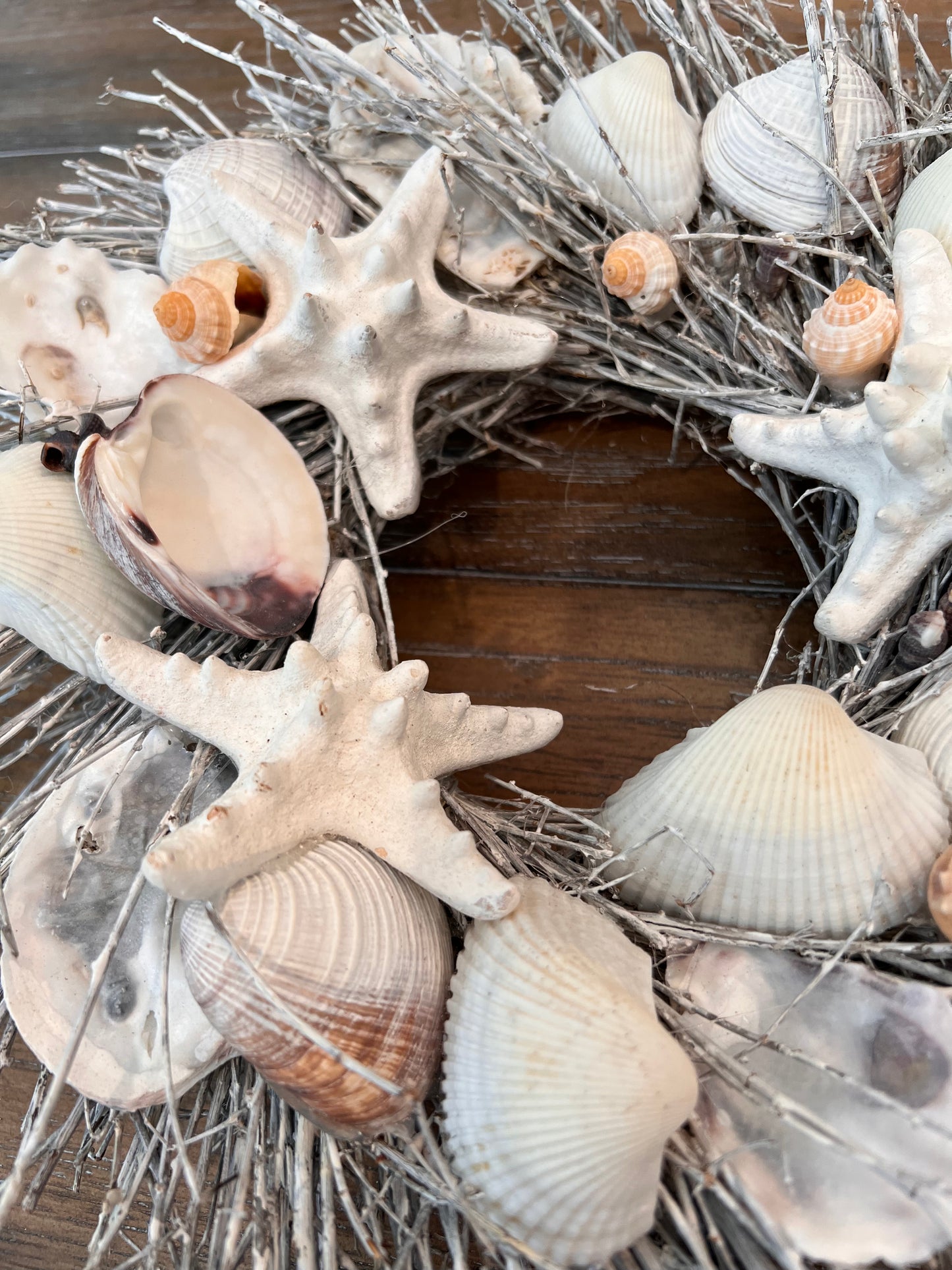 Mini Daniel Island - White Starfish Coastal Seashell Wreath