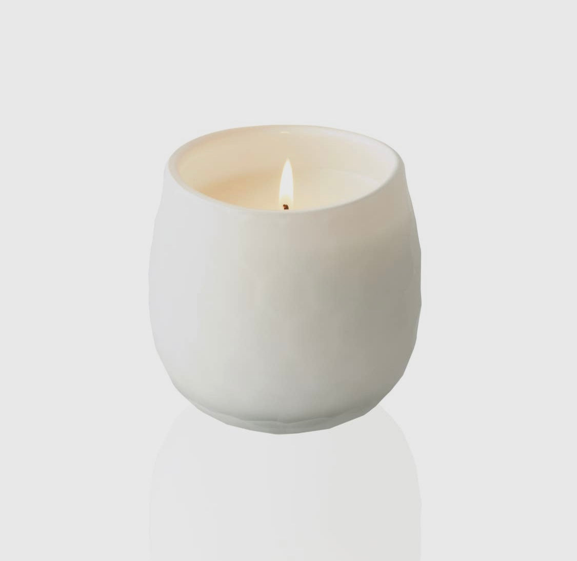 Botanique Luxe White Glass Candle - Whispers of Norway