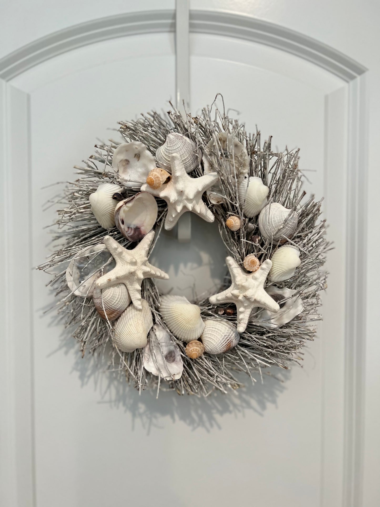 Mini Daniel Island - White Starfish Coastal Seashell Wreath