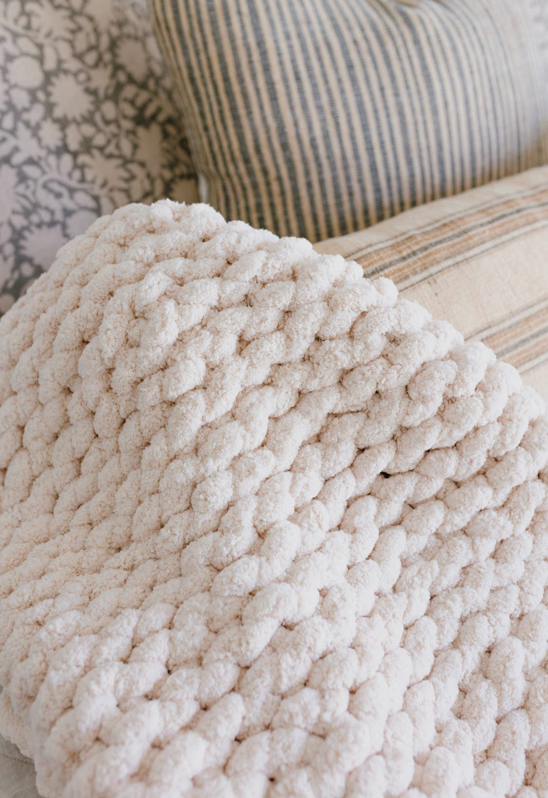 Ivory Chunky Knit Throw Blanket – Firestone Home Decor